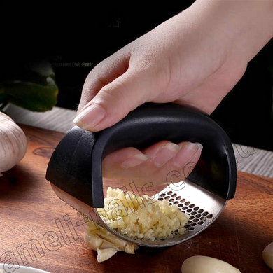 Прес для часнику з ручкою GARLIC PRESS